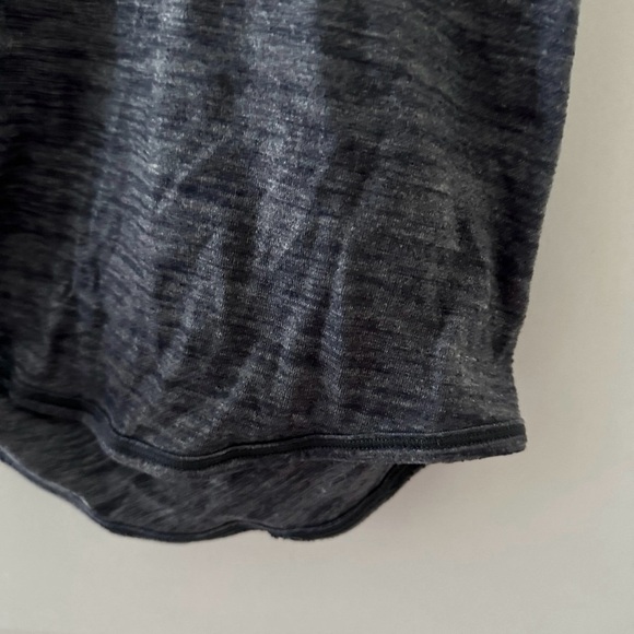 💙 Lululemon Essential Dark Blue Heather Racerback Tank Top Womens Size 4 Workout - Picture 9 of 16